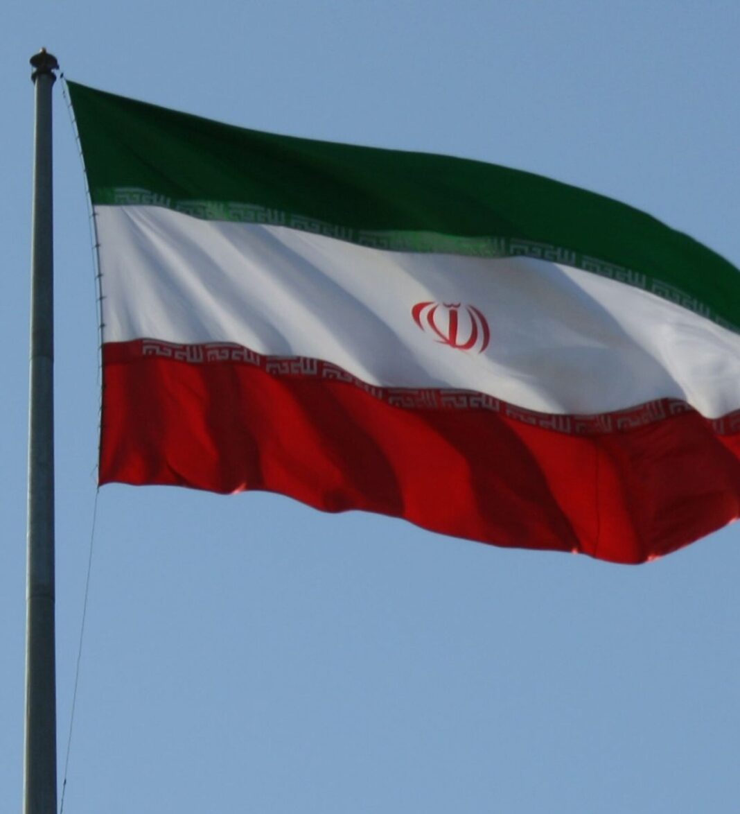 censura iran bandiera