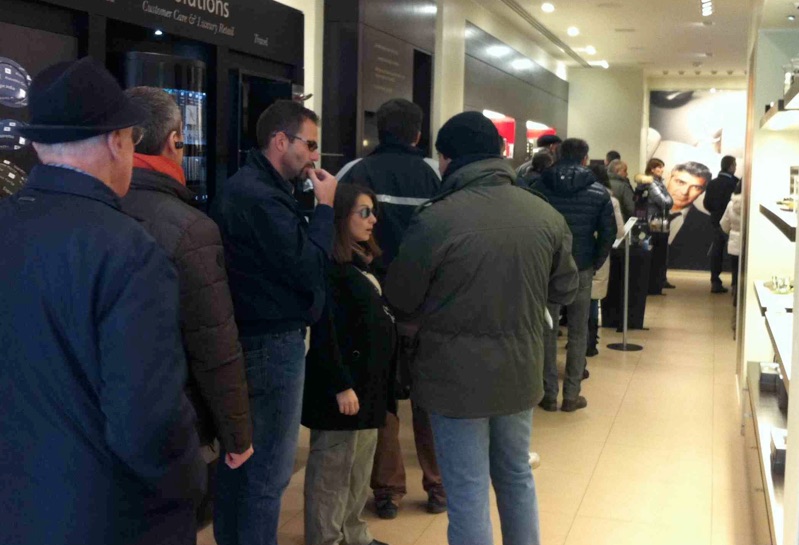 Boutique Nespresso in Via Blefiore a Milano nel novembre 2011 luca majer