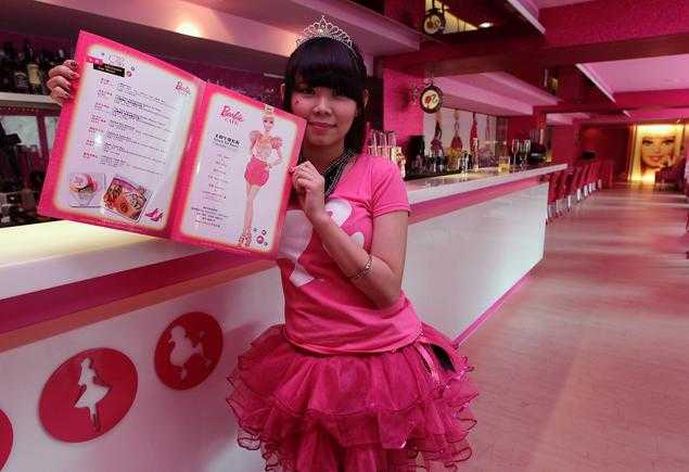 barbie cafe