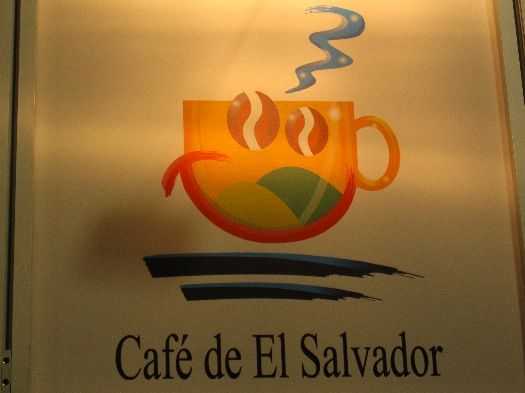 Tendiendo puentes: El Cafè de El Salvador