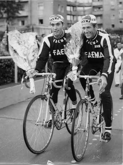 Merckx con Vittorio Adorni