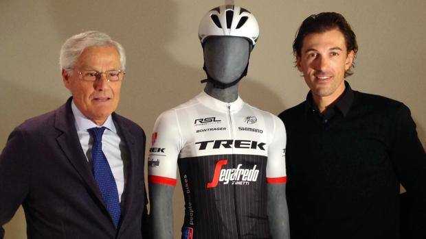 Alberto Contador con Massimo zanetti sponsor ciclismo