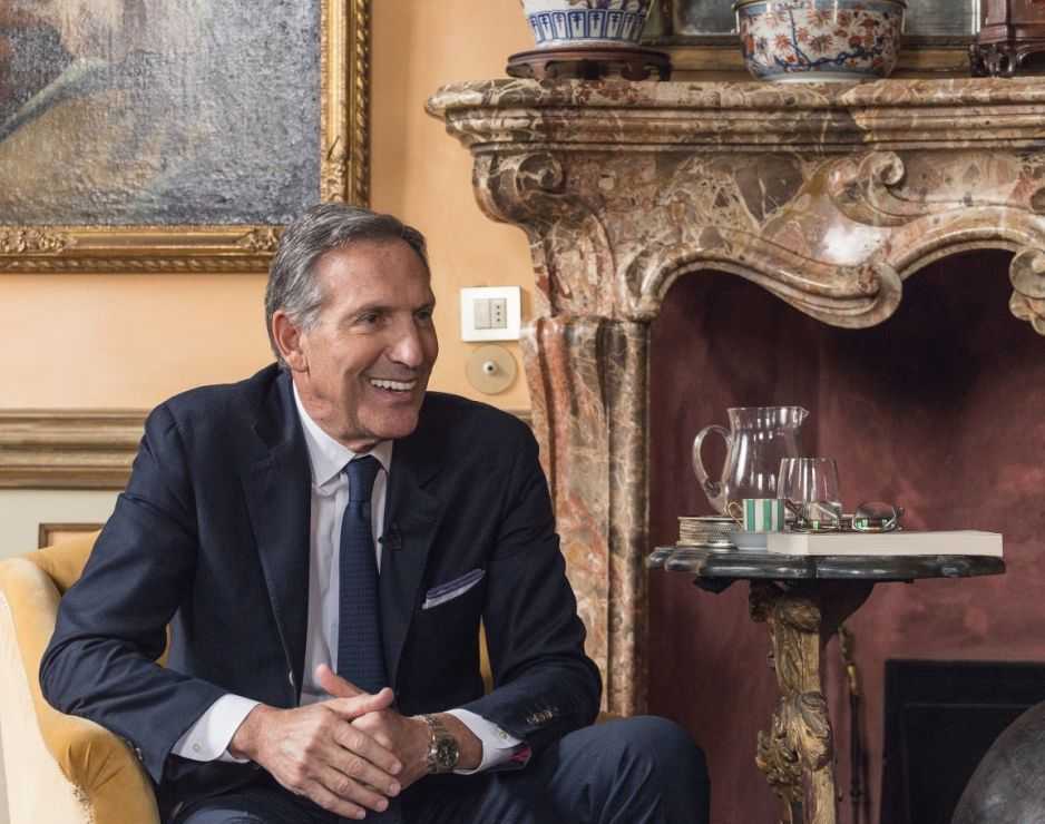 Howard Schultz a Milano annuncia l'apertura