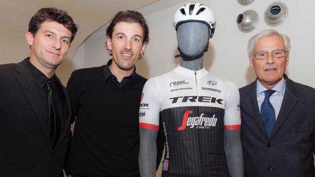 treck segafredo zanetti Luca Guercilena, Fabian Cancellara e Massimo Zanetti lo scorso dicembre