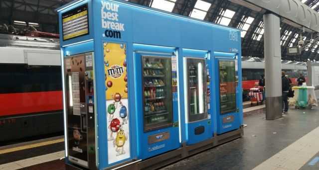 Ivs Group: un distributore automatico del numero 1 del Vending in Italia sui binari della Stazione Centrale di Milanoaria