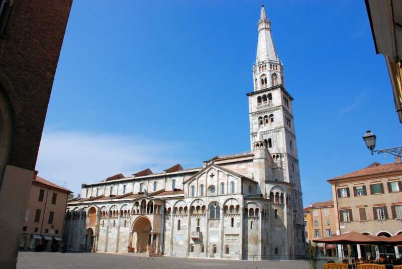 duomo di Modena Bar Modeba