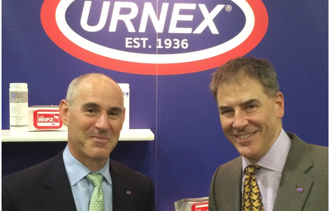I vertici della Urnex: Andrew Towle (a destra) è il Chief Executive Officer dell'azienda di New York specializzata in prodotti per la pulizia delle macchine professionali. Joshua Dick (a sinistra) è il presidente del consiglio di amministrazione