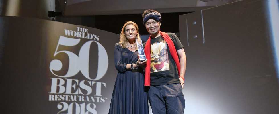 Sara Peirone, Top Gastronomy manager di Lavazza, con lo chef Zaiyu Hasegawa