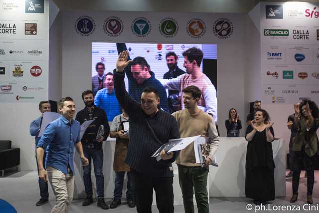 La premiazione di Emanuele Tomassi, campione italiano Roasting al termine della gara disputata al Sigep 2018