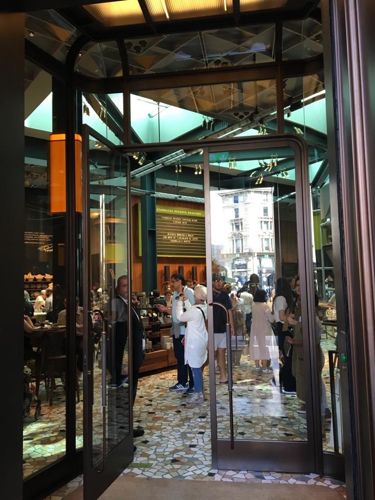 Milano Starbucks Reserve roastery