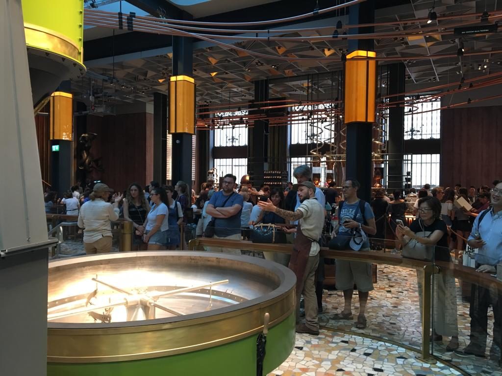 Milano Starbucks Reserve roastery