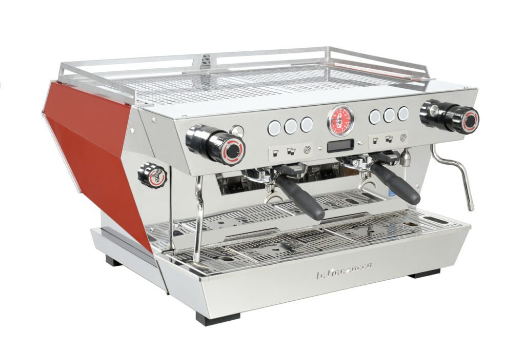 La Marzocco KB90 vista tre quarti anteriore della versione a due gruppi