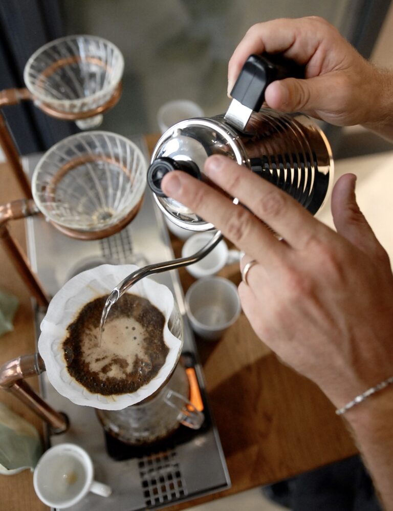 Caffè cultura: la lingua del caffè dall’inglese all’italiano: ecco il significato di “brew”