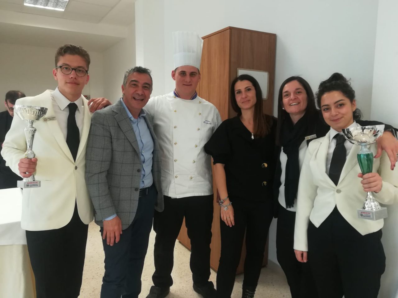 alberghiero termoli Gli allievi premiati con i docenti