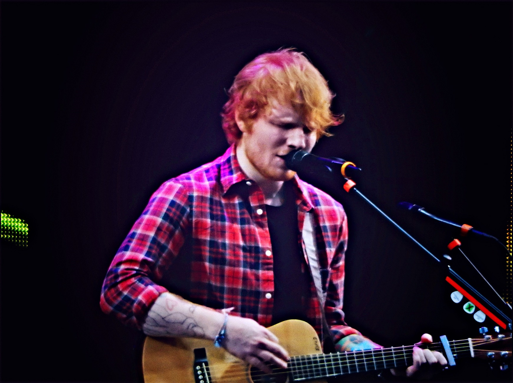 bar Sheeran Il cantante inglese Ed Sheeran