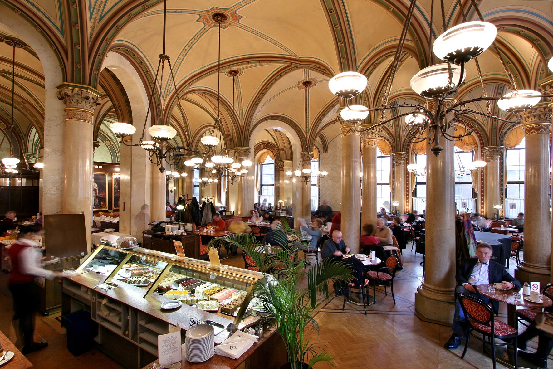 caffè storici Una bella immagine del Café Central di Vienna