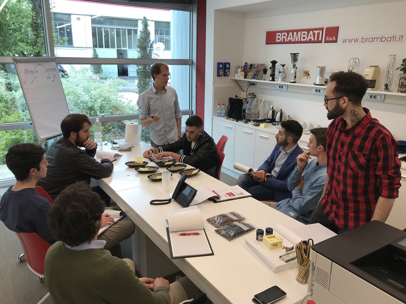 Fase lezione Umami Roasting Camp Un momento di confronto tra i partecipanti durante un'edizione trascorsa