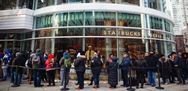 SBX20191115-Chicago-Raostery-Opening-Day-Feature starbucks chicago