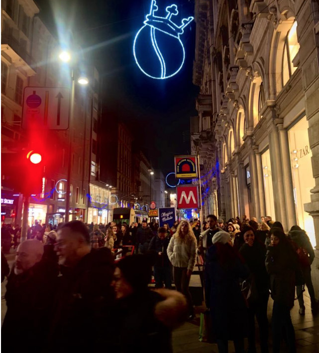 Luminarie in Via Torino a Milano grazie all'acccordo Caffè Borbone-Confcommercio