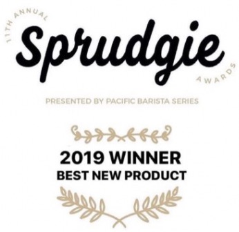 La coccarda del premio Sprudgie Best new product attribuito della rivista americana Sprudge a La Marzocco KB90 per le sue caratteristiche tecniche all'avanguardia