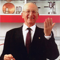 Ernesto Illy (Trieste, 18 luglio 1925 – Trieste, 3 febbraio 2008) è stato un imprenditore e scienziato italiano