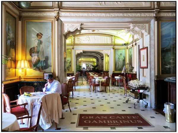 Gran Caffè Gambrinus Napoli tavolini artistici segafredo zanetti