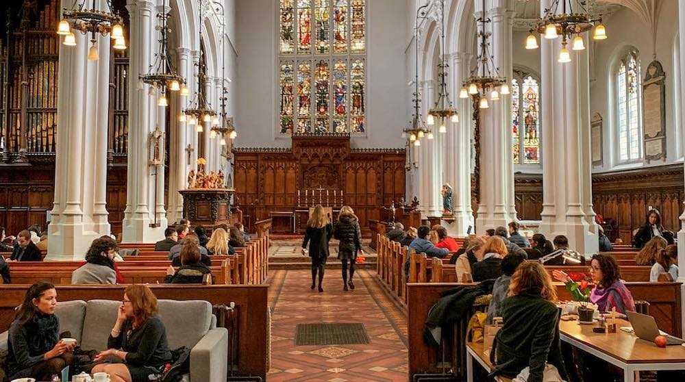 All’interno della chiesa di Saint Mary Aldermary si trova una delle caffetterie più incredibili di Londra