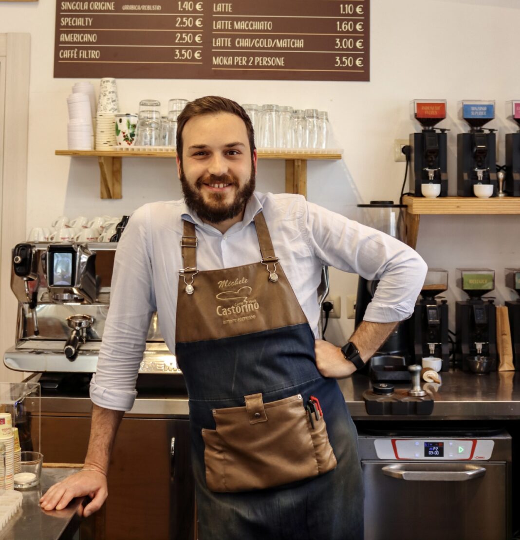 Michele Cantarella dentro la sua caffetteria