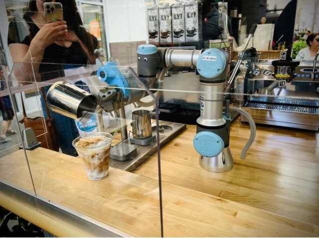 artly barista bot