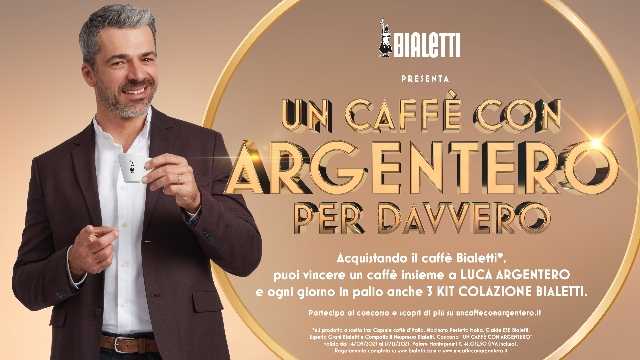 un caffè con argentero bialetti