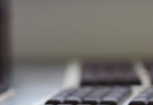 Cioccolato: il maestro Della Vecchia presenta la tavoletta di 35 metri: è la più lunga del mondo cioccolato