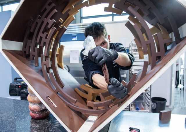 Tommaso Grollero nel suo labirinto di cioccolato (foto concessa)