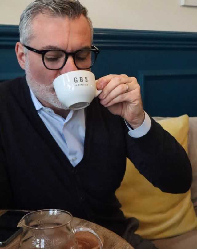 Marco Pizzinato si gusta uno specialty (foto concessa)