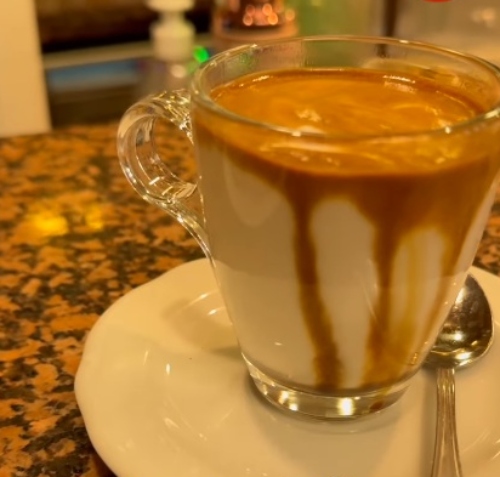 caffè rovesciato