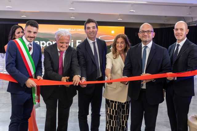 ll taglio del nastro della storica sede Simonelli Group (foto concessa)