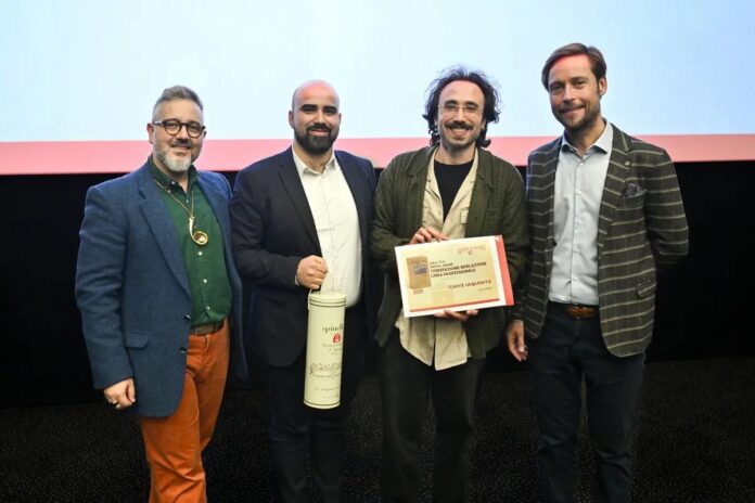 Caffè Iaquinta e la sua miscela Soave, recentemente premiata con i Tre Macinini dalla Guida Torrefazioni e caffè d’Italia Gambero Rosso